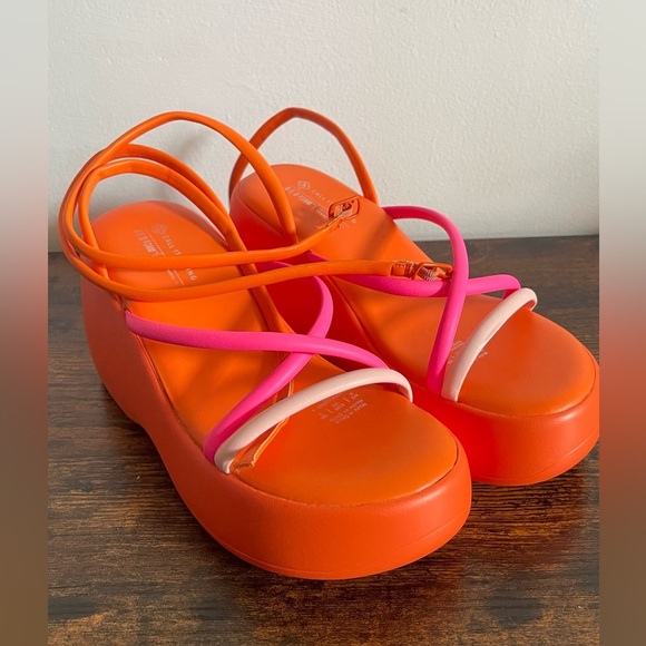 Call It Spring Bubble Gum Platform Sandals size 6- NWOT - Picture 2 of 3